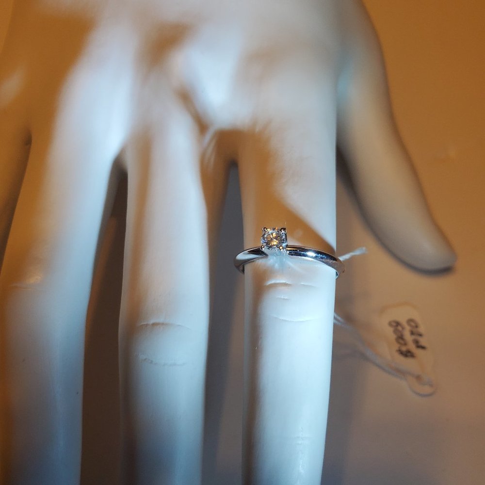 Brand new  14K white gold Solitaire diamond engage - Picture 3 of 7